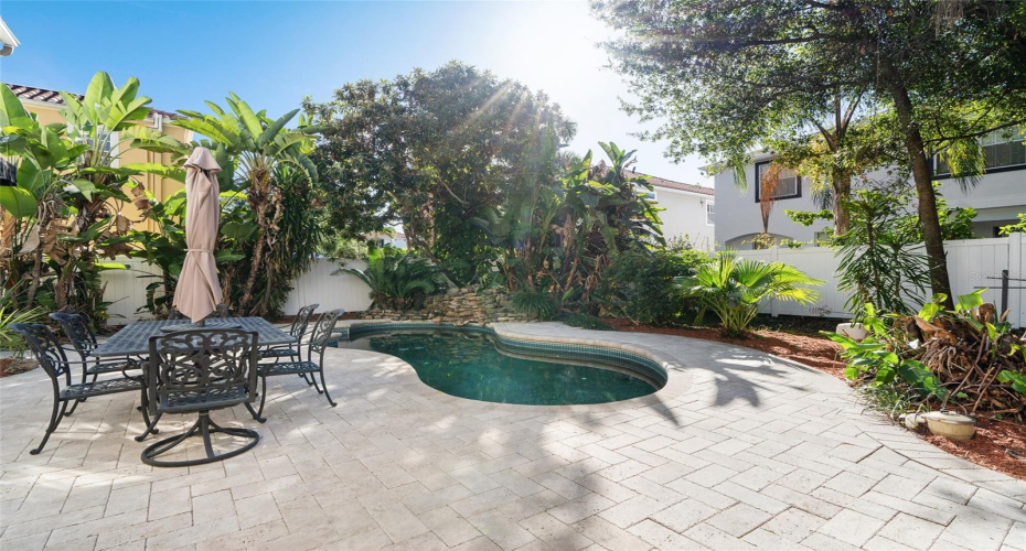 3710 LEONA STREET, TAMPA, Florida 33629, 3 Bedrooms Bedrooms, 0 ,3 BathroomsBathrooms,Residential,For Sale,LEONA,0,MFRTB8532124